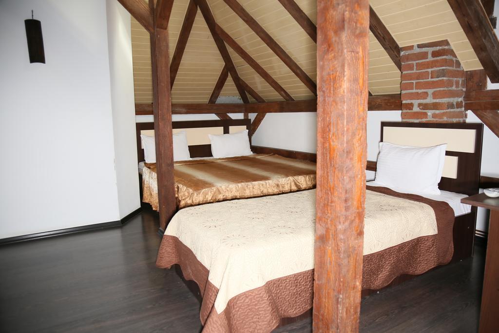 Hotel Zara Roman Bagian luar foto