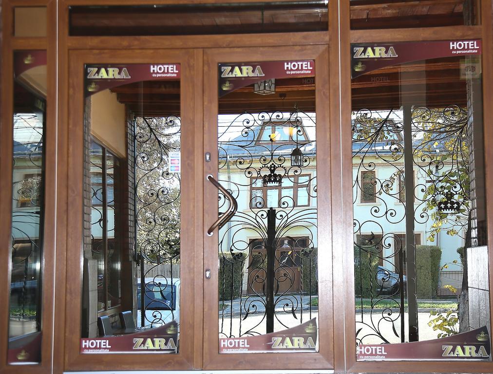 Hotel Zara Roman Bagian luar foto