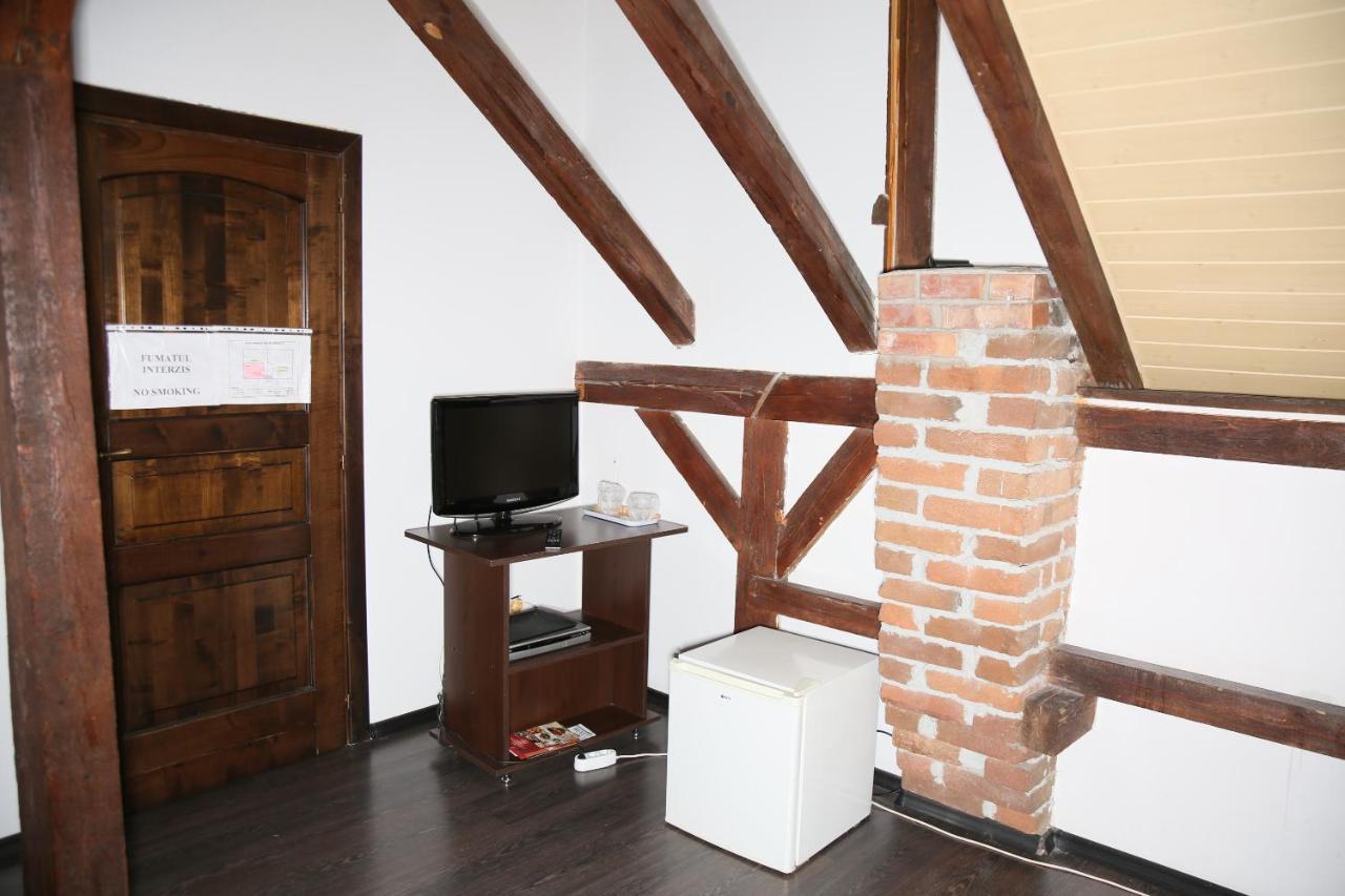 Hotel Zara Roman Bagian luar foto